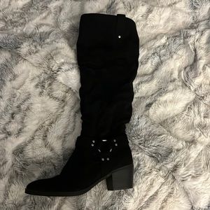 Suede boots size 7. Never worn